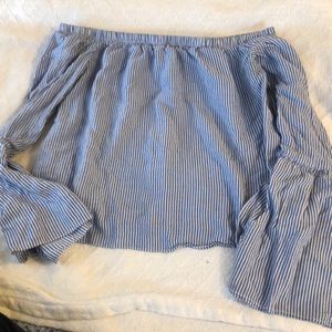 Semi crop top strapless